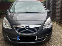 Grau Gebraucht 2011 Opel Meriva Design Edition Van / Kleinbus | 4.999 € (Fairer Preis)