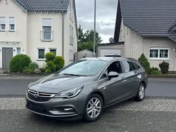 Grau Gebraucht 2017 Opel Astra Dynamic Kombi | 7.750 € (Fairer Preis)