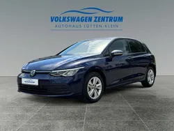 Atlantik blue (metallic) Gebraucht 2023 VW Golf VIII Life Limousine | 26.490 € (Guter Preis)