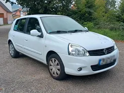 Weiß Gebraucht 2010 Renault Clio II Kleinwagen | 950 € (Superpreis)