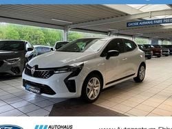 Weiß Gebraucht 2024 Renault Clio V Evolution Limousine | 16.979 € (Guter Preis)