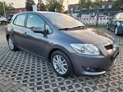 Grau Gebraucht 2009 Toyota Auris Life Limousine | 4.900 € (Fairer Preis)
