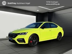 Mambagrün Gebraucht 2023 Skoda Octavia vRS Limousine | 32.390 € (Guter Preis)