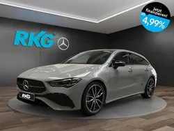 Grau Gebraucht 2025 Mercedes CLA180 Shooting Brake AMG Kombi | 42.480 €