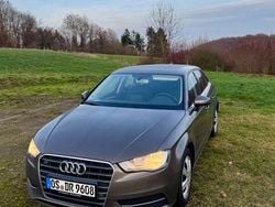 Grau Gebraucht 2016 Audi A3 Limousine | 12.400 € (Guter Preis)