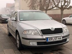 Grau Gebraucht 2007 Skoda Octavia Limousine | 4.000 € (Fairer Preis)