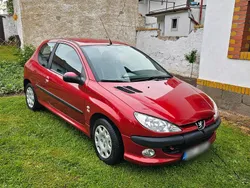 Rot Gebraucht 2008 Peugeot 206 Kleinwagen | 2.200 €