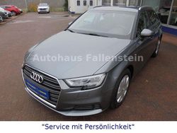 Grau Gebraucht 2020 Audi A3 Limousine | 19.995 € (Guter Preis)