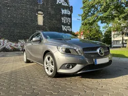 Grau Gebraucht 2014 Mercedes A180 Urban Limousine | 13.900 € (Fairer Preis)
