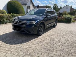 Schwarz Gebraucht 2022 VW Tiguan Allspace Life SUV | 28.900 € (Fairer Preis)