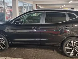 Schwarz Gebraucht 2021 Nissan Qashqai Akari SUV | 23.200 € (Teuer)