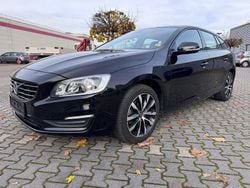 Schwarz Gebraucht 2018 Volvo V60 Linje Svart Kombi | 17.299 € (Fairer Preis)