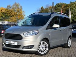 Grau Gebraucht 2018 Ford Tourneo Courier Titanium Van / Kleinbus | 10.890 € (Fairer Preis)