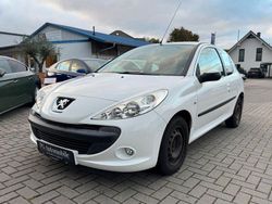 Weiß Gebraucht 2011 Peugeot 206+ Basis Kleinwagen | 3.490 € (Etwas zu teuer)