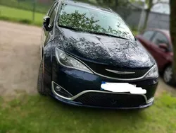 Blau Gebraucht 2019 Chrysler Pacifica Limited SUV | 42.000 €