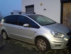 Silber Gebraucht 2010 Ford S-MAX Trend Van / Kleinbus | 3.000 € (Guter Preis)