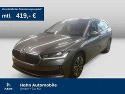 Grau Gebraucht 2024 Skoda Superb Selection Kombi | 32.930 € (Etwas zu teuer)