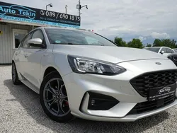 Silber Gebraucht 2020 Ford Focus ST-Line Limousine | 15.950 € (Guter Preis)
