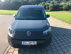 Grau Gebraucht 2021 VW Caddy Van / Kleinbus | 20.900 € (Fairer Preis)