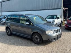 Grau Gebraucht 2006 VW Touran Highline Van / Kleinbus | 999 € (Superpreis)