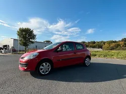Rot Gebraucht 2007 Renault Clio II Kleinwagen | 2.750 €