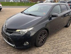Schwarz Gebraucht 2015 Toyota Auris Edition Limousine | 6.650 € (Guter Preis)