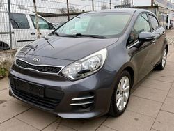 Silber Gebraucht 2016 Kia Rio DREAM-TEAM Edition Kleinwagen | 6.990 € (Guter Preis)