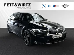Saphirschwarz metallic Gebraucht 2024 BMW 330 M Sport Kombi | 41.290 € (Superpreis)