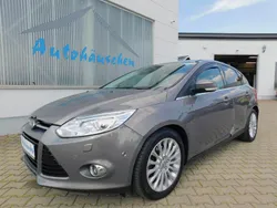 Braun Gebraucht 2011 Ford Focus Titanium Limousine | 2.999 € (Guter Preis)