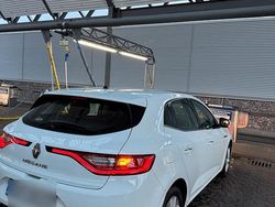 Weiß Gebraucht 2017 Renault Mégane IV Kleinwagen | 8.200 € (Fairer Preis)