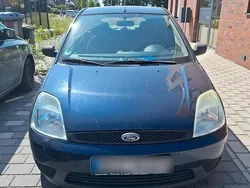 Blau Gebraucht 2004 Ford Fiesta Kleinwagen | 2.000 €