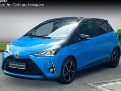 Splash cyan/schwarz Gebraucht 2018 Toyota Yaris Hybrid Style Limousine | 13.980 € (Fairer Preis)