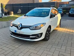 Weiß Gebraucht 2014 Renault Mégane III Bose Edition Limousine | 5.599 € (Guter Preis)