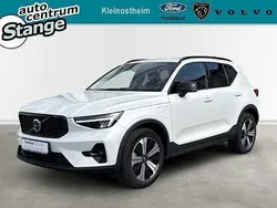 Weiss Gebraucht 2022 Volvo XC40 Plus SUV | 37.290 € (Fairer Preis)