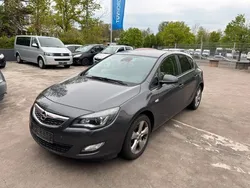 Grau Gebraucht 2011 Opel Astra Design Edition Limousine | 2.750 € (Fairer Preis)