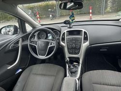 Schwarz Gebraucht 2010 Opel Astra Cosmo Limousine | 3.100 € (Fairer Preis)