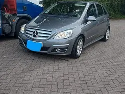 Grau Gebraucht 2011 Mercedes B180 Van / Kleinbus | 3.500 € (Etwas zu teuer)