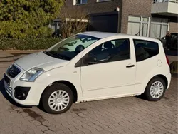 Weiß Gebraucht 2009 Citroën C2 Kleinwagen | 1.999 €