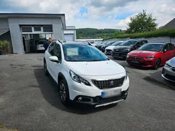 Weiß Gebraucht 2017 Peugeot 2008 Allure SUV | 8.900 € (Fairer Preis)