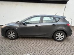 Grau Gebraucht 2011 Mazda 3 Limousine | 2.950 €