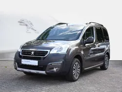 Lackierung moka/metalliclacki Gebraucht 2017 Peugeot Partner Outdoor Van / Kleinbus | 11.690 € (Fairer Preis)