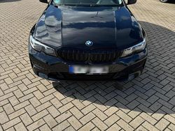 Schwarz Gebraucht 2021 BMW 320 Kombi | 20.000 € (Guter Preis)