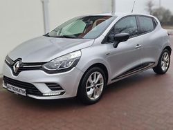 Grau Gebraucht 2017 Renault Clio IV LIMITED Deluxe Limousine | 11.900 € (Fairer Preis)