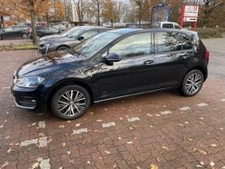 Schwarz Gebraucht 2016 VW Golf VII Allstar Limousine | 8.600 € (Fairer Preis)