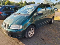 Grün Gebraucht 2001 VW Sharan Comfortline Van / Kleinbus | 1.650 € (Fairer Preis)