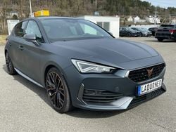 Magnetic tech mattgrau Gebraucht 2022 Cupra Leon VZ Limousine | 42.380 €