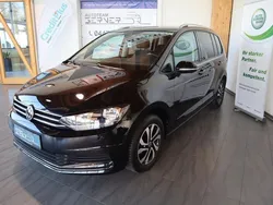 Schwarz Gebraucht 2022 VW Touran Active Van / Kleinbus | 24.990 € (Fairer Preis)