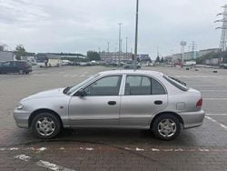 Silber Gebraucht 1999 Hyundai Accent GLS Limousine | 995 €