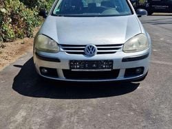 Grau Gebraucht 2004 VW Golf V Kleinwagen | 1.300 € (Superpreis)