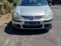 Grau Gebraucht 2004 VW Golf V Kleinwagen | 1.300 € (Guter Preis)